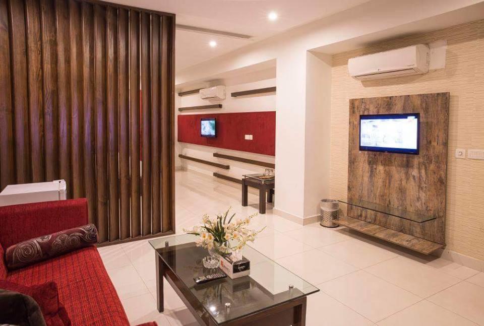 Maisonette Hotel & Apartments ラホール エクステリア 写真
