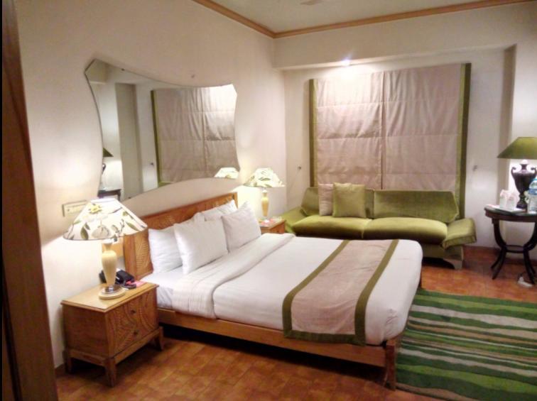 Maisonette Hotel & Apartments ラホール エクステリア 写真